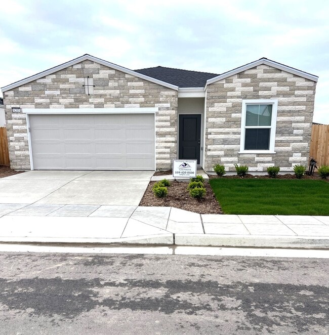 Building Photo - 6203 E Giavanna Ave