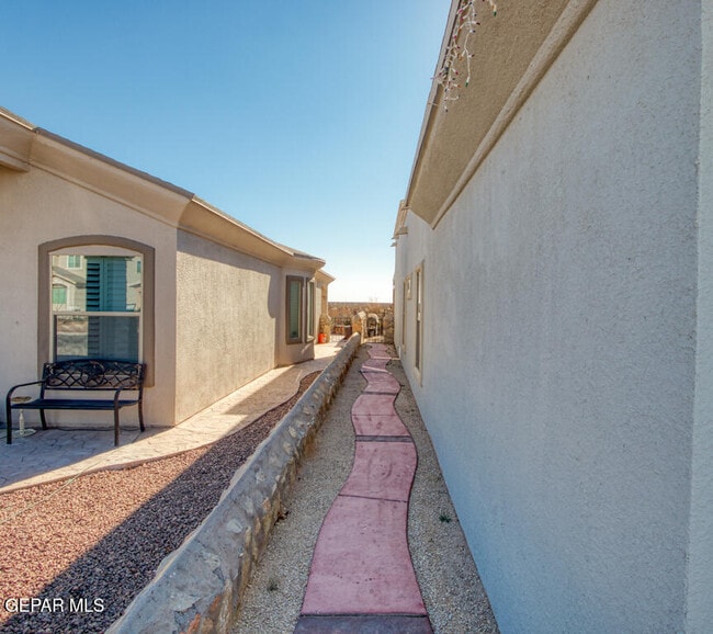 Building Photo - 13102 Cozy Cove Ave