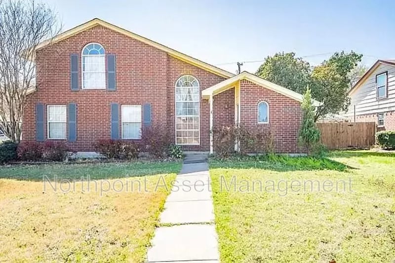 Primary Photo - 1301 High Crest Dr