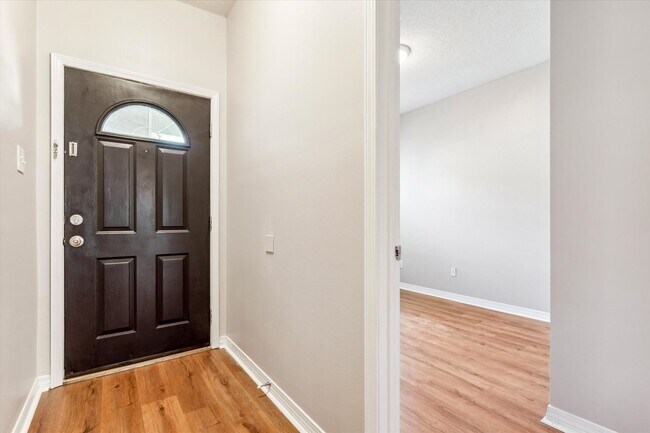 Building Photo - TOWNHOME IN WEST MOBILE