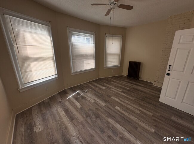 Foto del edificio - 26-28-28 Lenox St