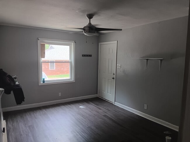 Building Photo - 1606 N Patterson Ave