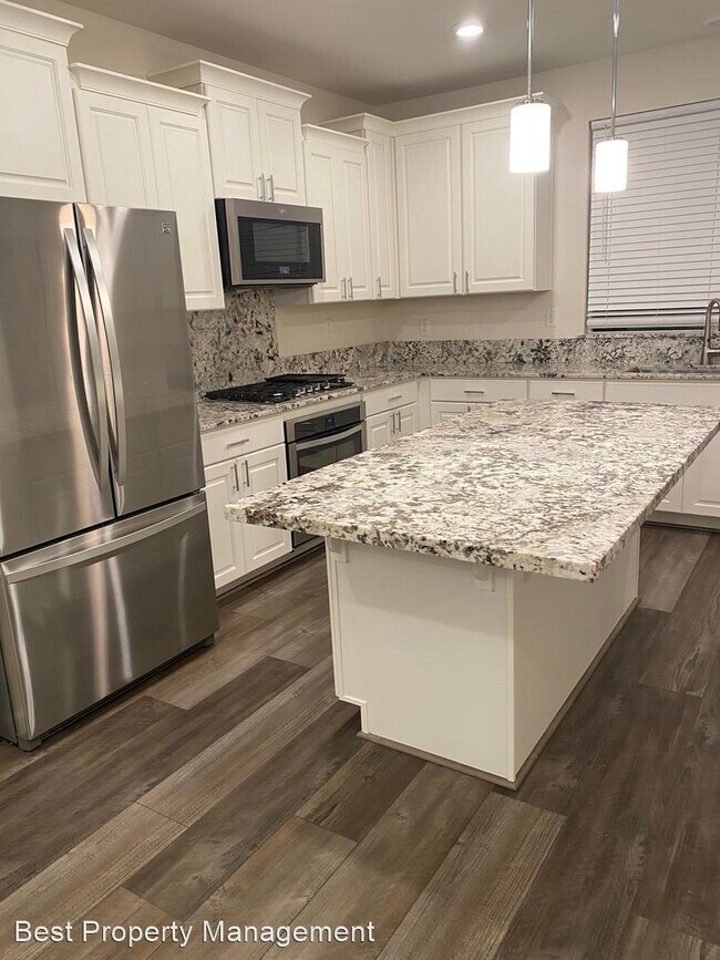 Foto del edificio - 3 br, 2.5 bath House - 51 Austin Avenue