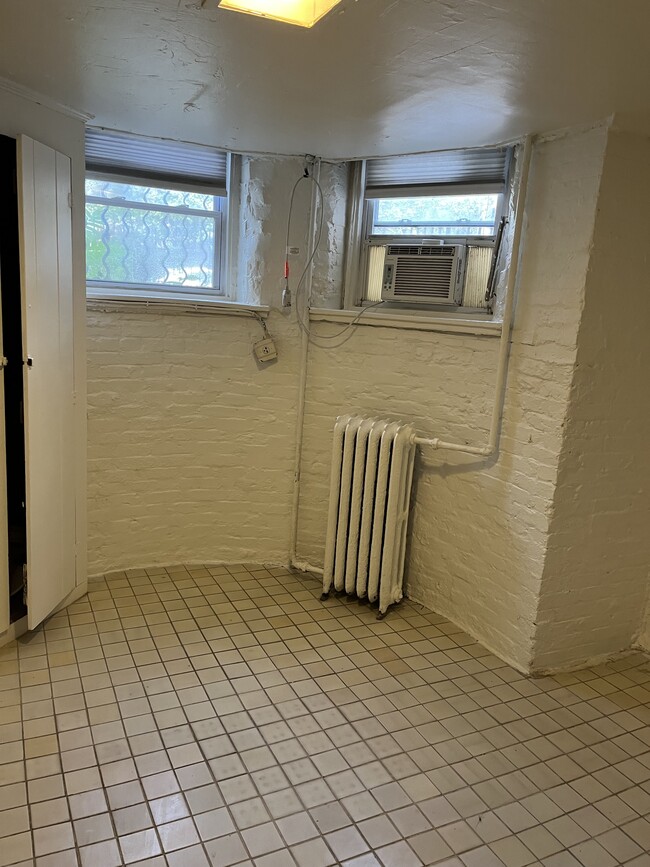 Building Photo - 1710 Q St NW