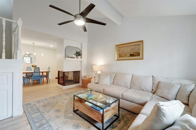 Foto del edificio - 4159 Steck Ave