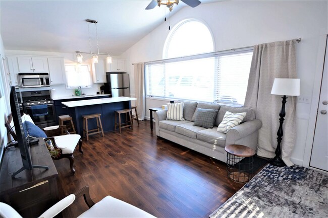 Foto del edificio - 5996 Birchdale Rd