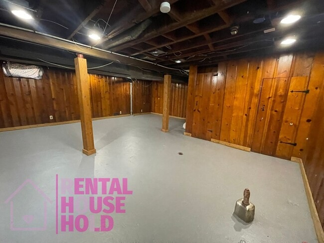 Foto del edificio - ~ 3 BEDROOM 1.5 BATH~ FREE PRE-SCREEN