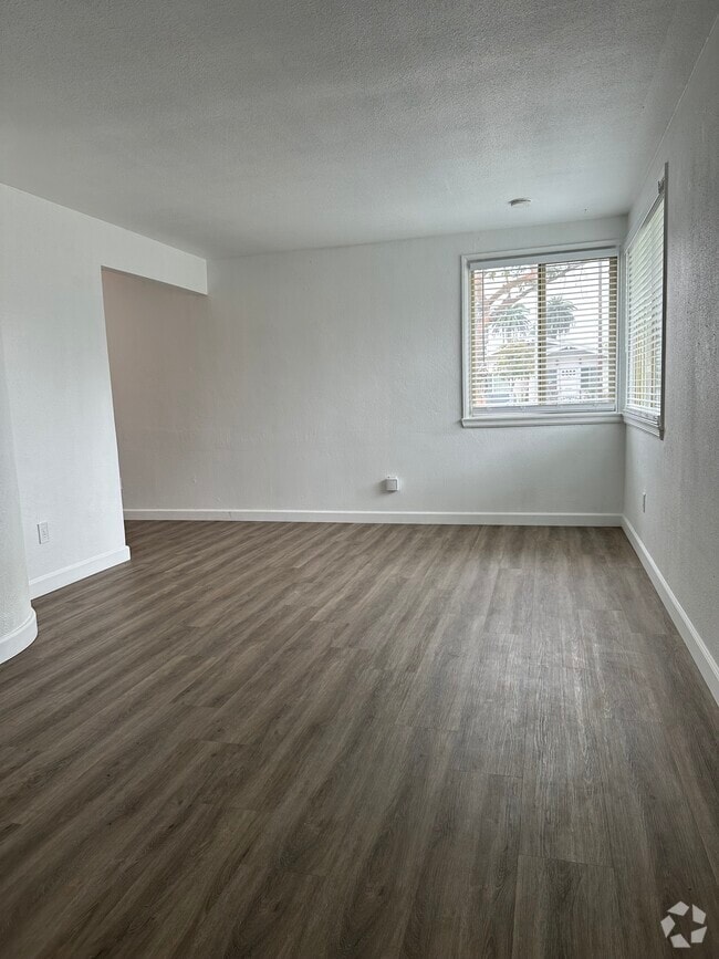 Building Photo - 1331 Ximeno Ave
