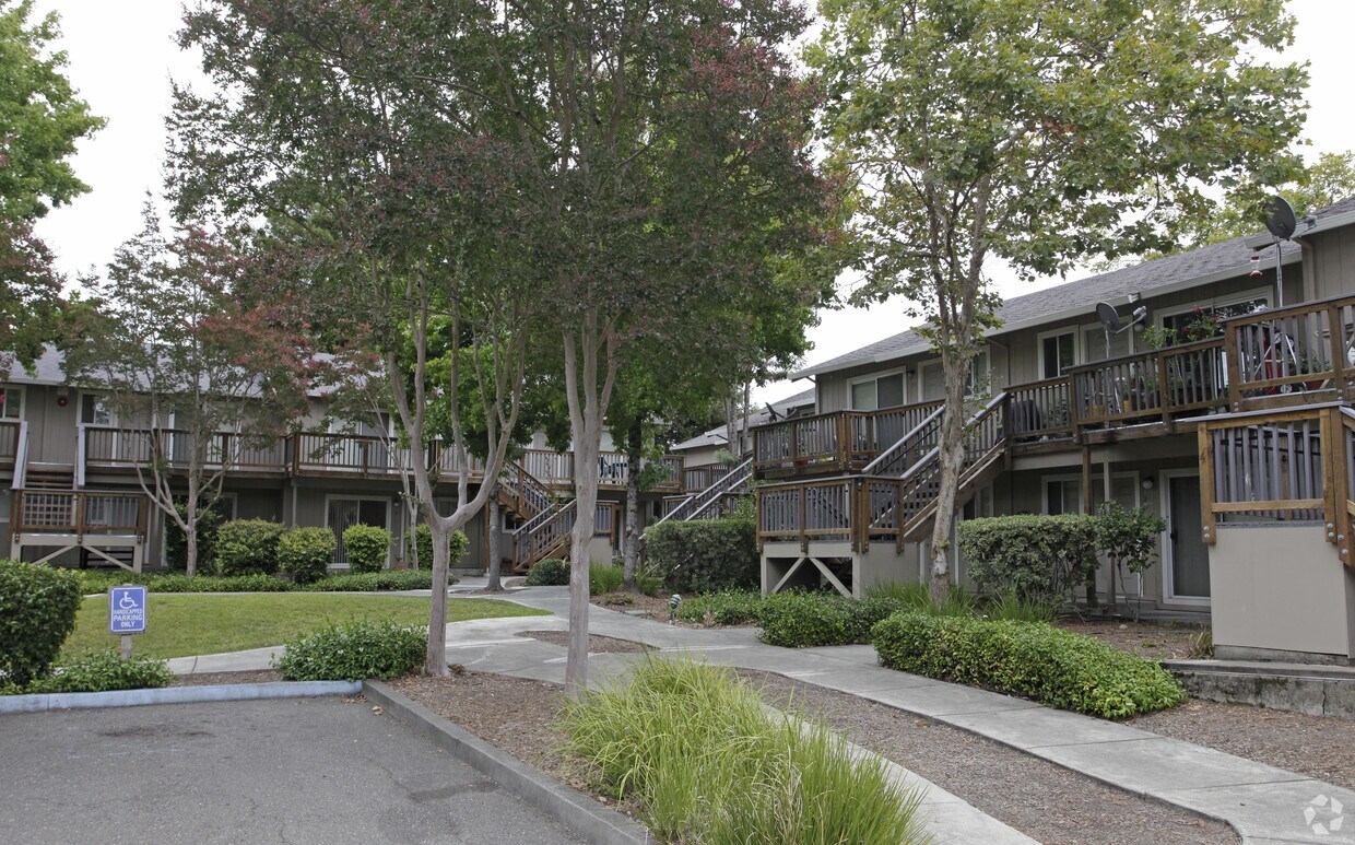 Foto del edificio - North Dutton Apartments