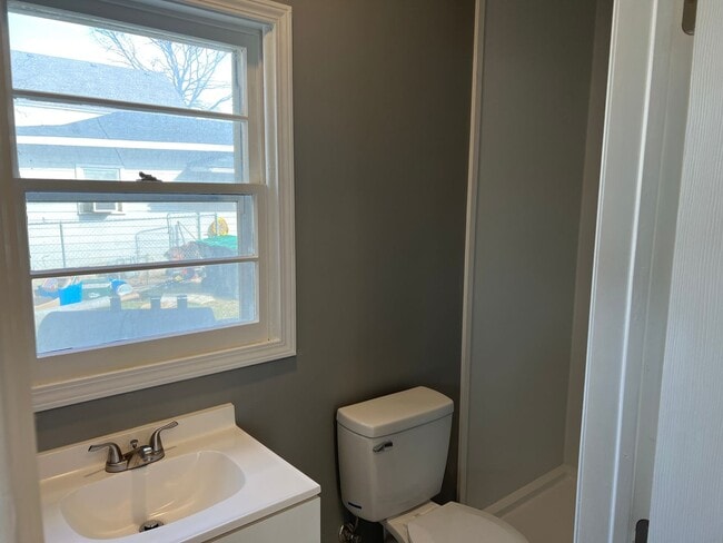 Building Photo - Adorable 1 bedroom 1 bath