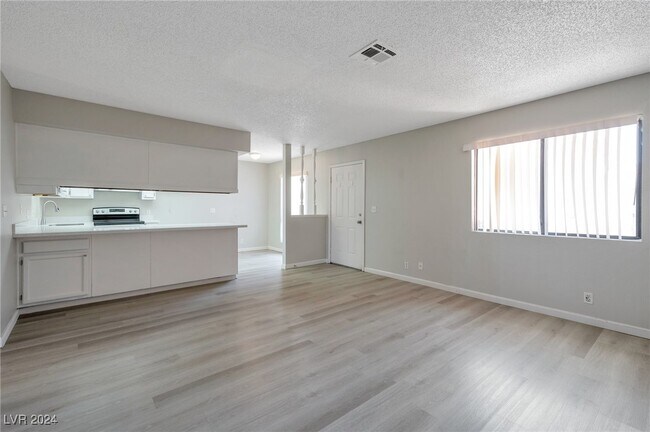 Foto del edificio - 4300 N Lamont St