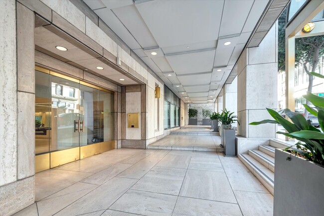 Foto del edificio - 611 Washington St