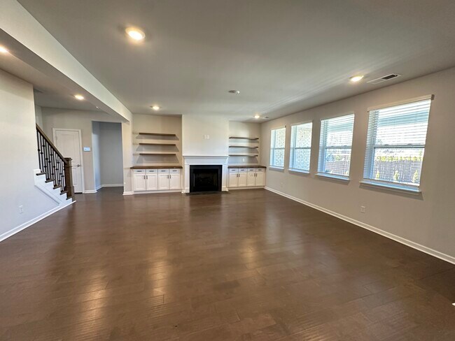 Foto del edificio - 304 Greymoor Ln