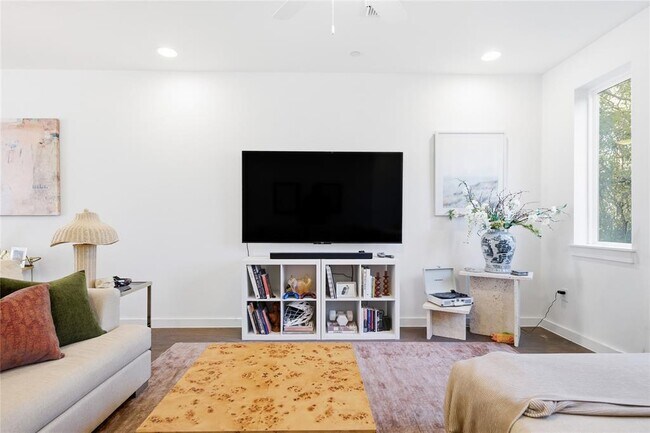 Foto del edificio - 814 N Bluff Dr