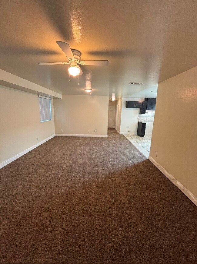 Building Photo - 638 W Colden Ave