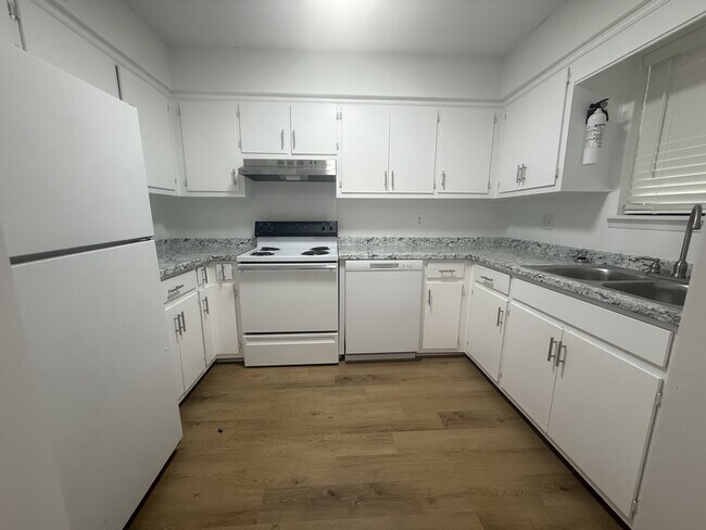Foto del edificio - 902 Darling Ave