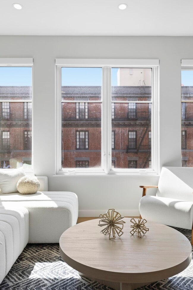 Foto del edificio - 693 Sutter St