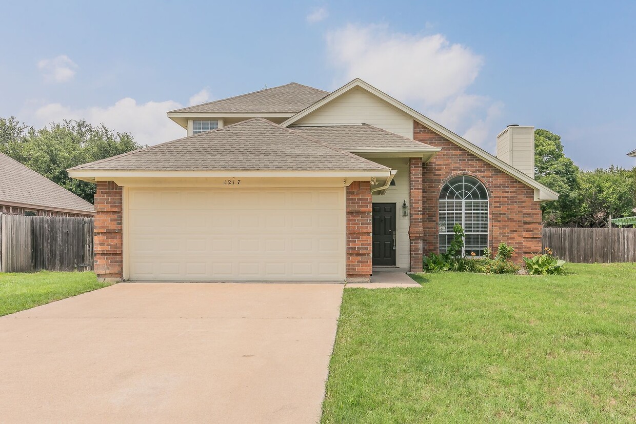 Primary Photo - Coming Soon! 2 Story, 3 Bedroom Home in Be...