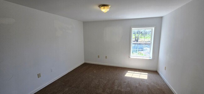 Foto del edificio - 4169 Grace Chapel Rd