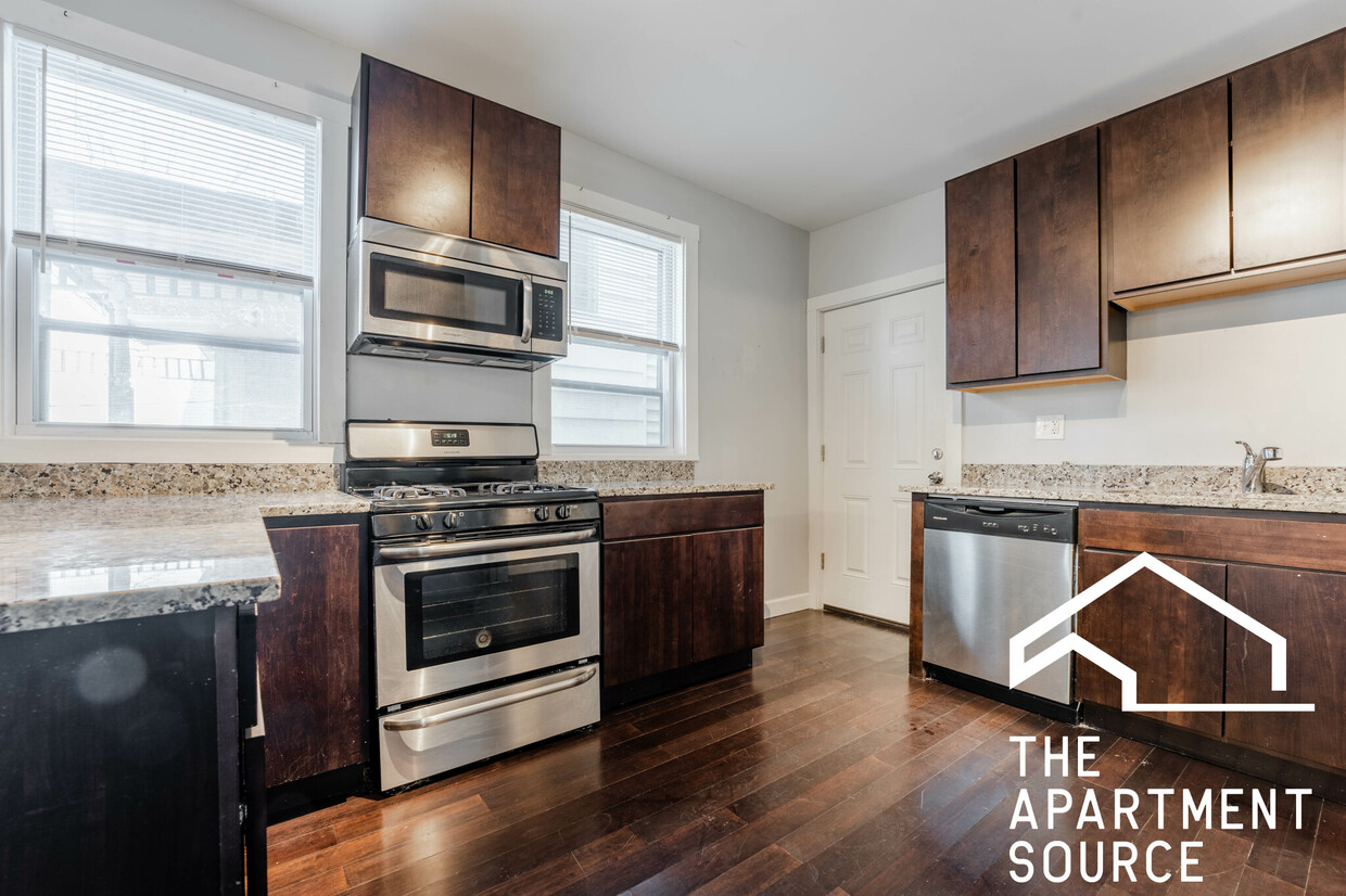Foto principal - 2968 N Ridgeway Ave