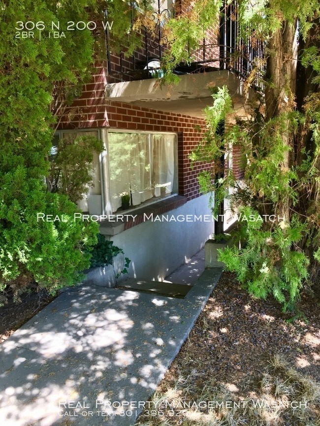 Building Photo - Salt Lake City Duplex