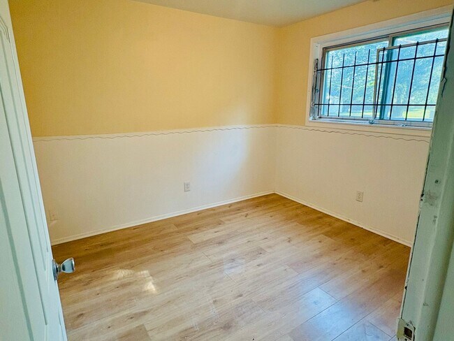 Foto del edificio - Remodeled Detroit rental available now!