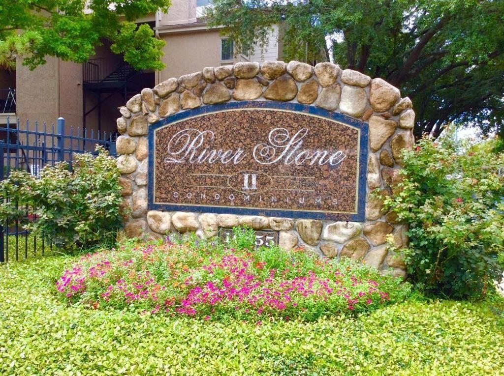 Primary Photo - 10855 Meadowglen Ln