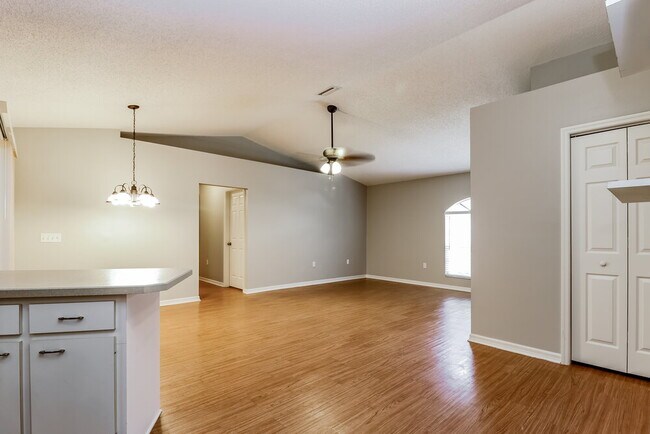 Building Photo - 2870 56th Ave Cir E