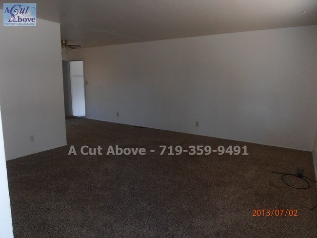 Building Photo - 1421 N Circle Dr