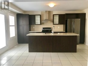 Building Photo - 8600 Sweet Chestnut Dr