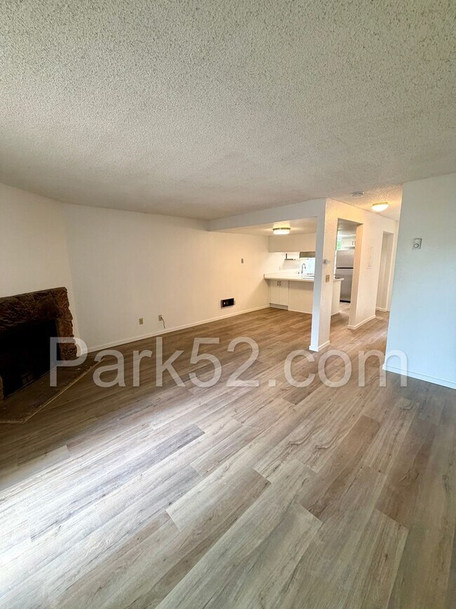 Foto del edificio - 9421 43rd St Ct W