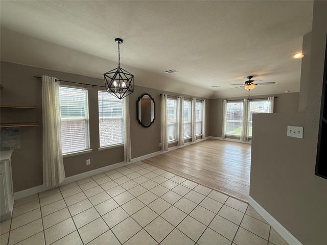 Foto del edificio - 9813 Hedge Bell Dr
