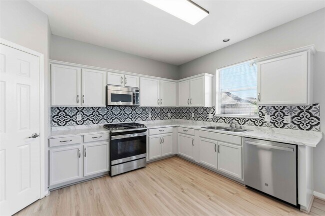 Foto del edificio - 3310 Bremerton Falls Dr