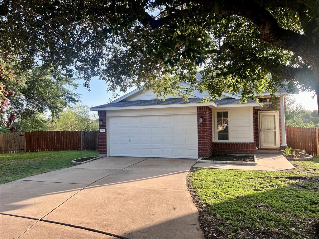 Foto principal - 3504 Rock Shelf Ln