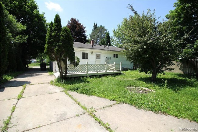 Building Photo - 15929 Wellington St