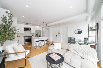 Building Photo - 414 1st St