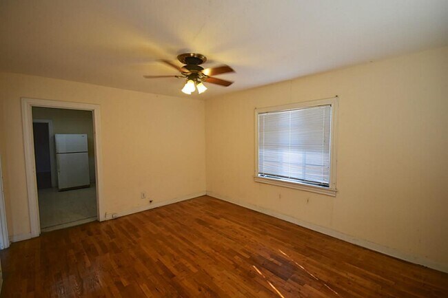 Foto del edificio - 2218 1/2 Chapman St