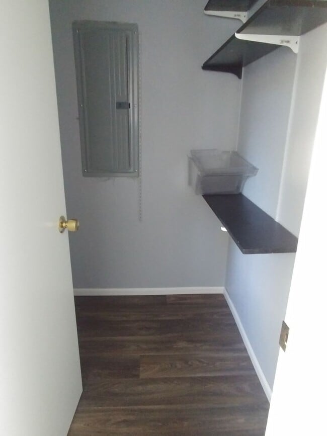 Foto del edificio - 323 S 40th Pl