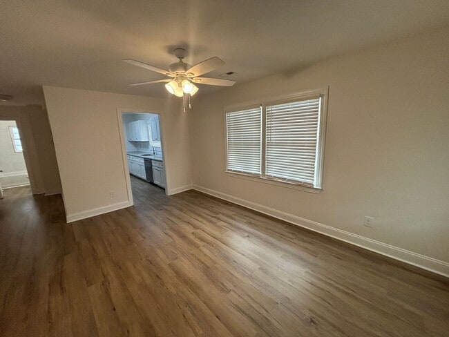 Photo - ***SPECIAL OFFER*** 3 Bed 1 Bath Single Family Brick Home