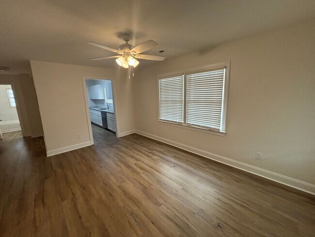 Foto del edificio - ***SPECIAL OFFER*** 3 Bed 1 Bath Single Family Brick Home