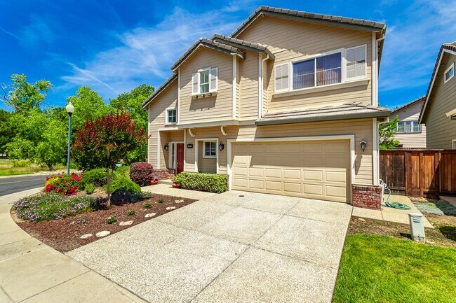 Building Photo - Stunning 2 Story, 3-Bed Home in Folsom’s Desirable Gated Community!