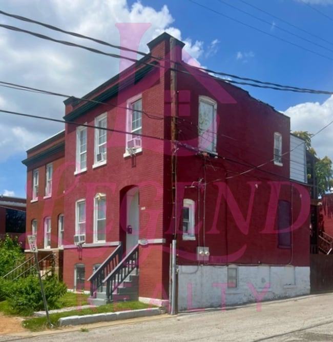 Building Photo - 2615 Victor St