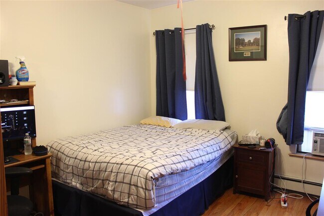 Foto del edificio - 228 Willow Ave
