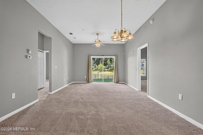 Foto del edificio - 13241 Mendenhall Pl