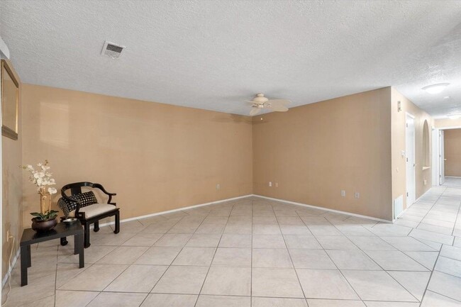 Foto del edificio - 833 Country Club Dr SE