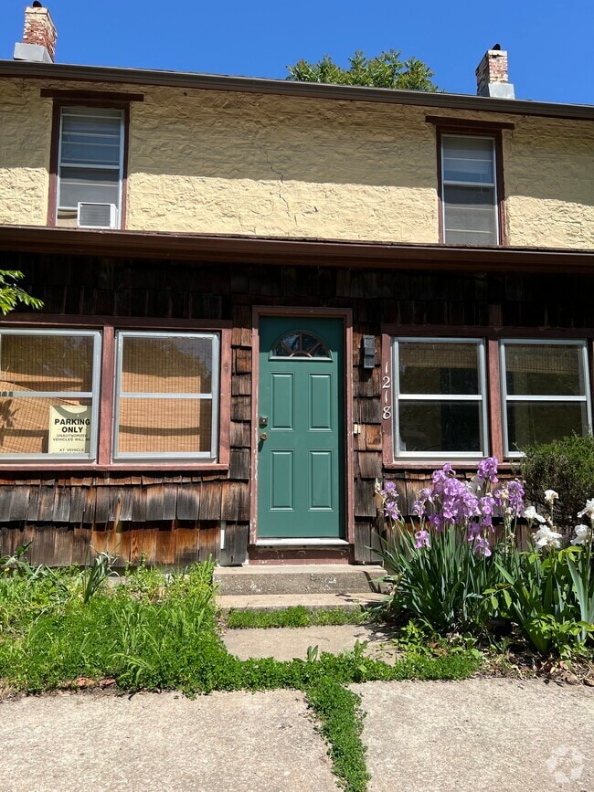 Building Photo - 1218 Connecticut St