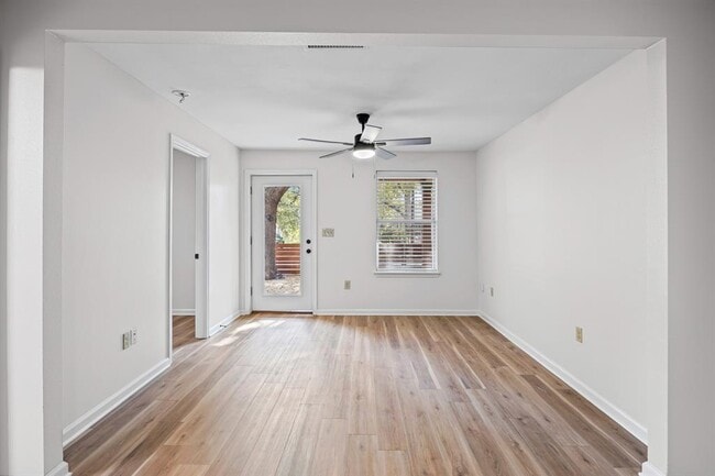 Foto del edificio - 2604 Canterbury St