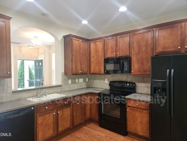 Foto del edificio - 642 Cupola Dr