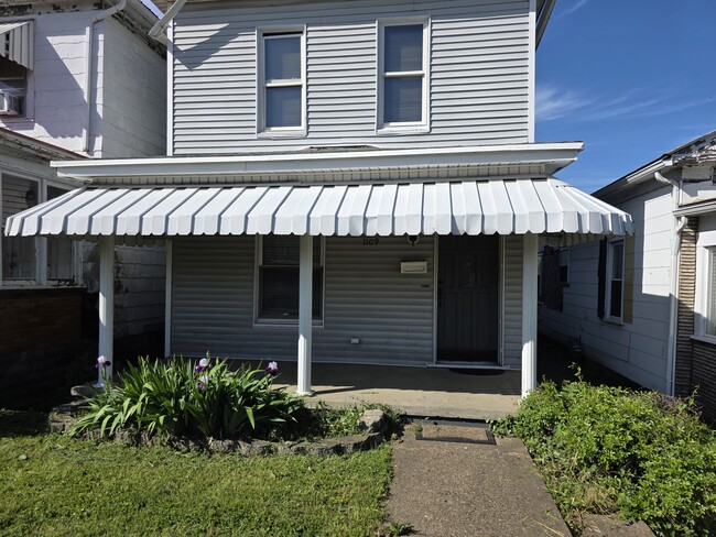 Building Photo - 1109 Oak St