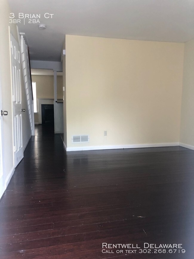 Building Photo - 3 bedroom / 1.5 bathroom (1300.00)